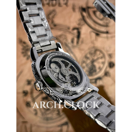 Гравіювання на задній кришці