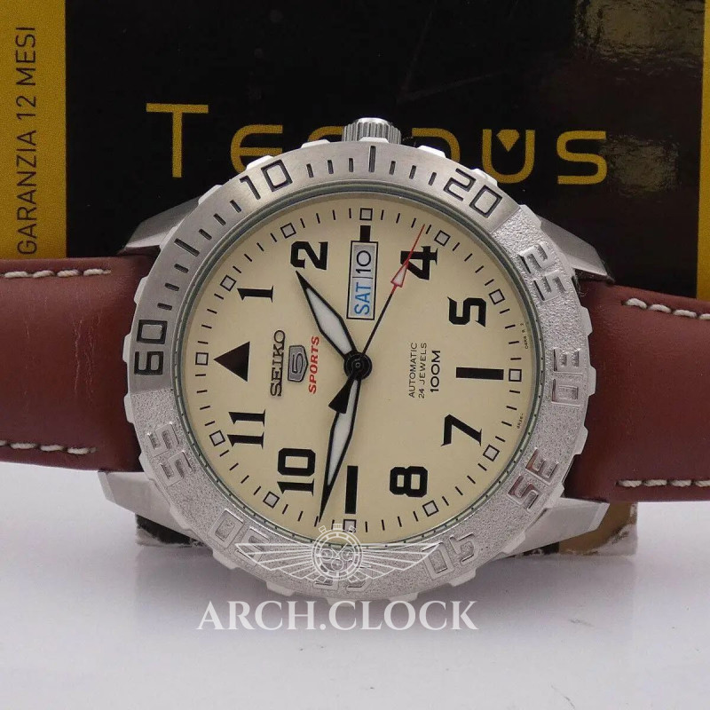 Годинник Seiko 5 SRP757K1 Sports Automatic Cream Dial, фото 2