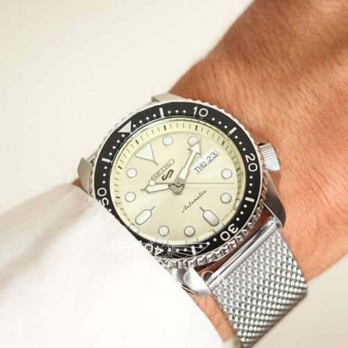 Seiko 5 Sports SRPE75K1 Automatic