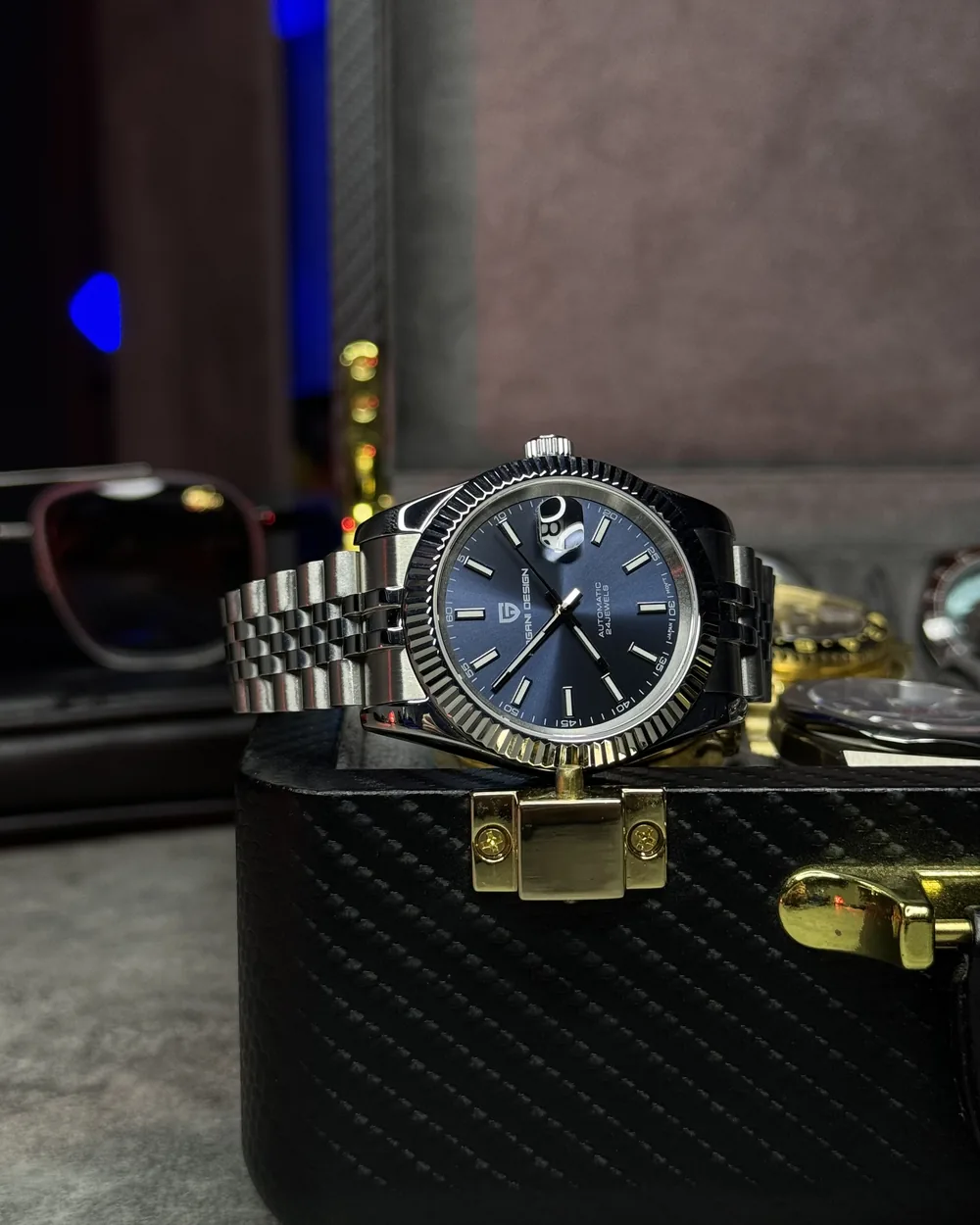 Годинник Arch.Clock із синім циферблатом на фірмовому кейсі